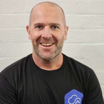 Dr Tom McKinnon
